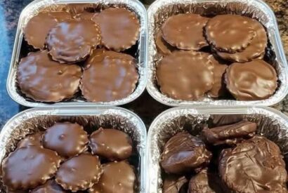 Thumbnail for Homemade Turtle Candy With Pecans and Caramel